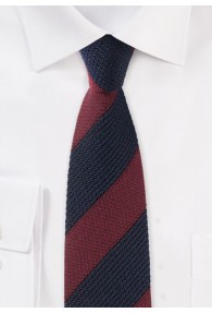 Krawatte traditionsreiches Streifenmuster bordeauxrot nachtblau