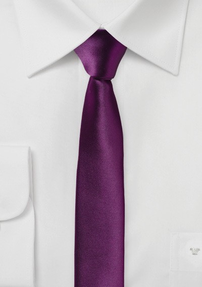 Extra schmale Krawatte lila