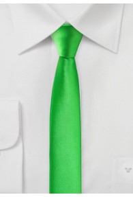 Extra schmal geformte Krawatte grün