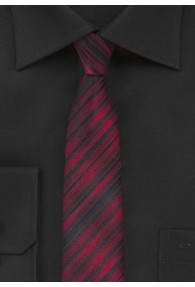 Schmale Krawatte rot