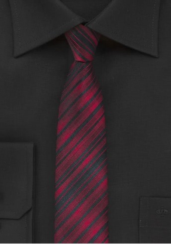 Schmale Krawatte rot