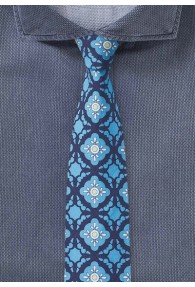 Türkise Krawatte mit konservativen Ornamenten