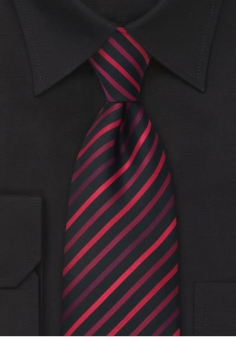 Schwarze Krawatte rote Streifen